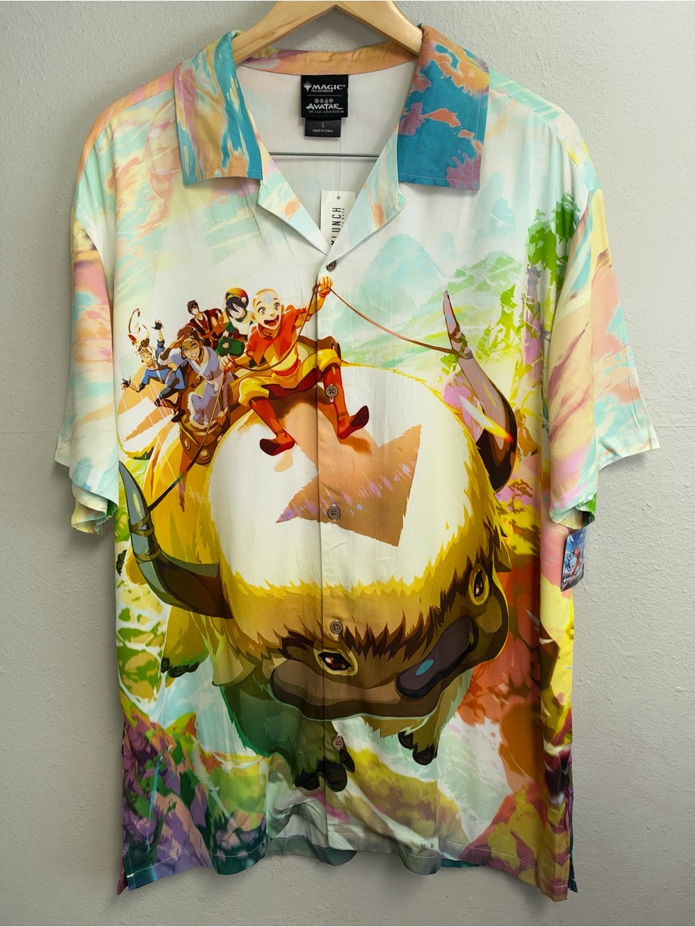 BoxLunch Magic The Gathering Avatar Last Airbender Appa Shirt Large Rayon NWT
